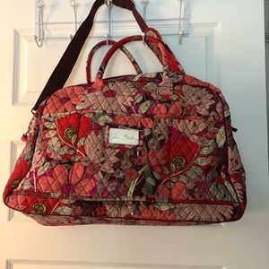Vera Bradley Grand Traveler/Bohemian Blooms pattern.